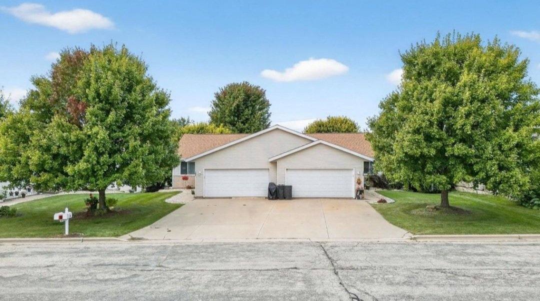 Apartment for rent at 1008 Georgene St #2, Dodgeville, WI 53533