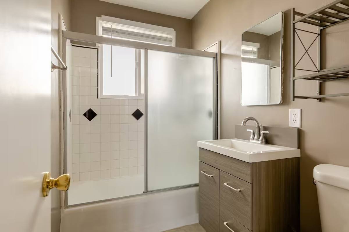 Apartment for rent at 191 E Fillmore St #A, Pasadena, CA 91105
