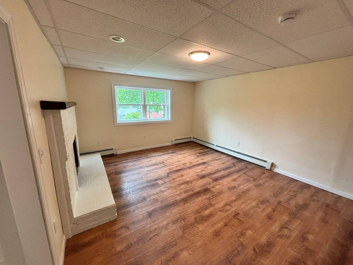 Apartment for rent at 34 Williams St #1, Thomaston, CT 06787