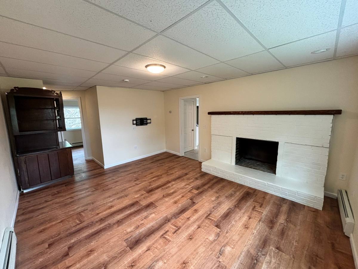 Apartment for rent at 34 Williams St #1, Thomaston, CT 06787