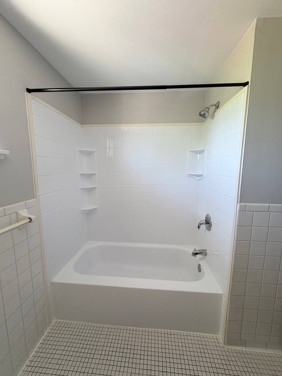 Townhouse for rent at 231 Greenmeadow Dr, Buffalo, NY 14224