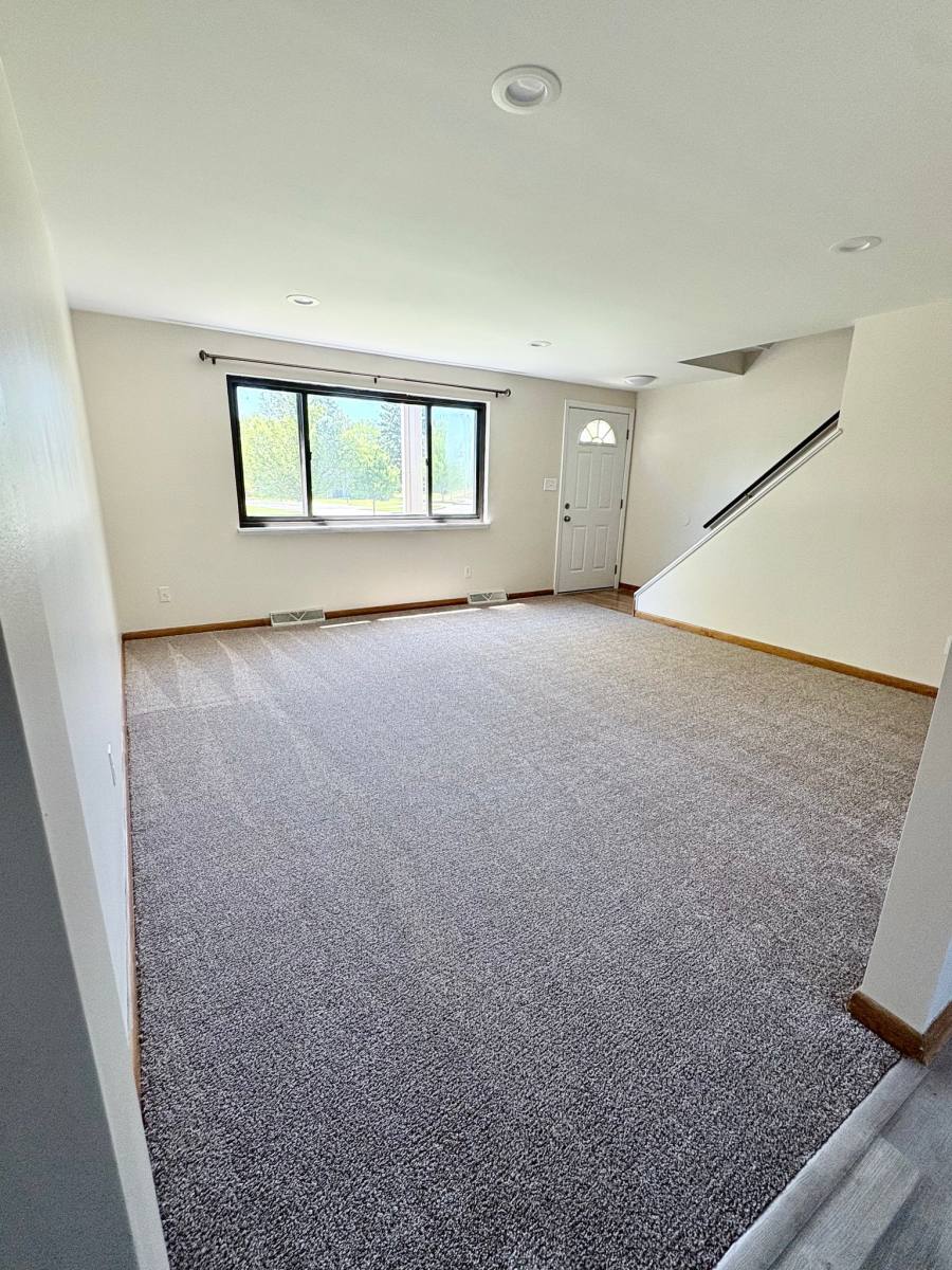 Townhouse for rent at 231 Greenmeadow Dr, Buffalo, NY 14224