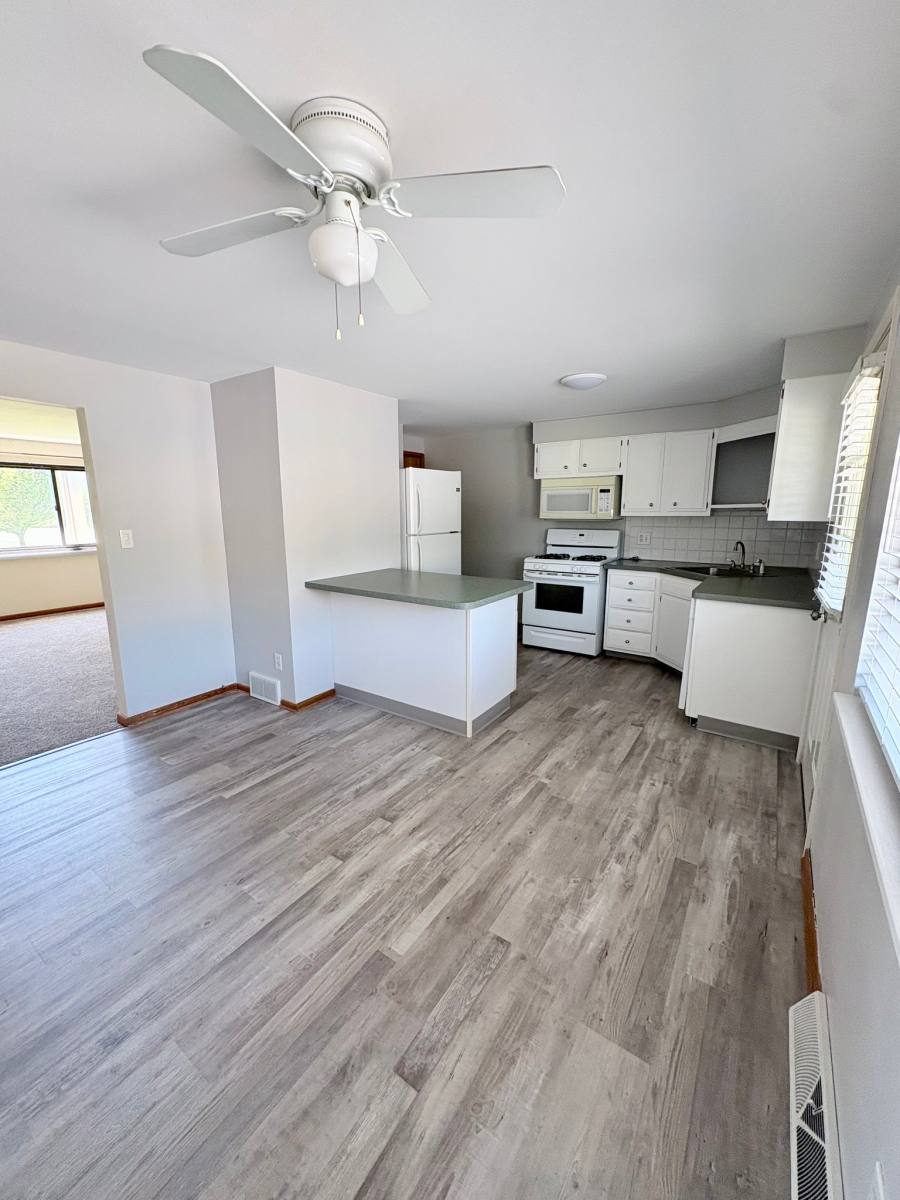 Townhouse for rent at 231 Greenmeadow Dr, Buffalo, NY 14224