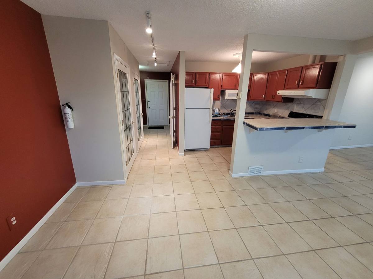 Apartment for rent at 2009 London Rd #200 Upstairs, Duluth, MN 55812