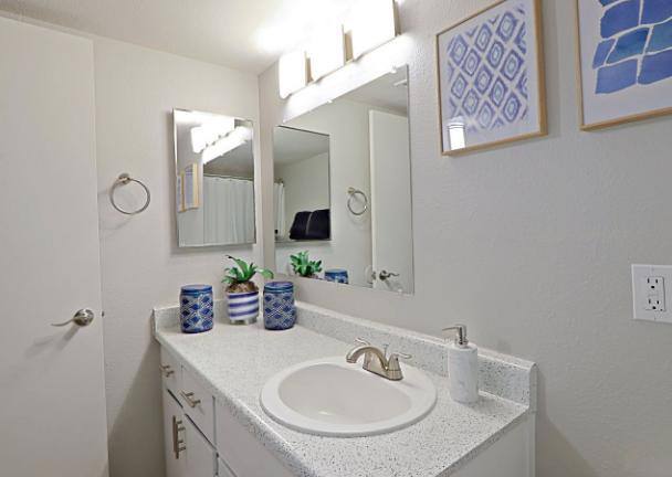 Apartment for rent at 645 N Country Club Dr, Mesa, AZ 85201