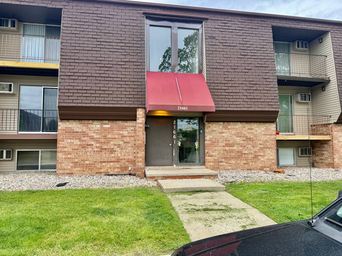 Condo for rent at 21661 Hillside #D1, Clinton Township, MI 48035