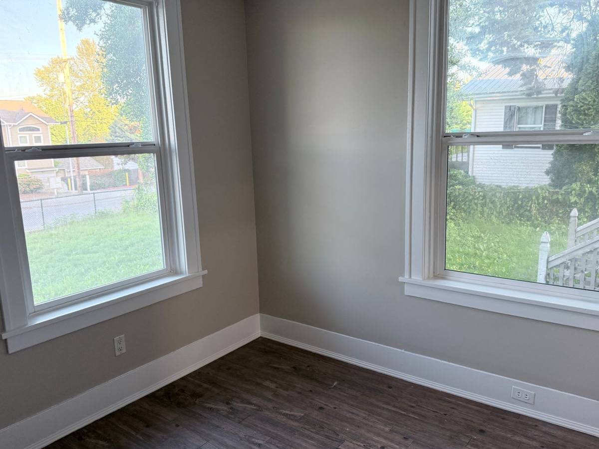 Apartment for rent at 906 E Marine View Dr, Everett, WA 98201
