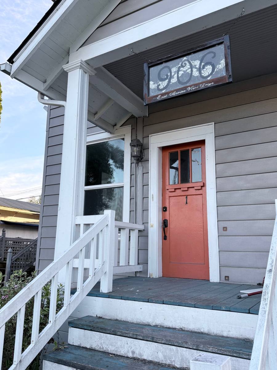 Apartment for rent at 906 E Marine View Dr, Everett, WA 98201