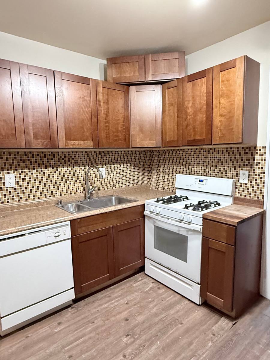 Apartment for rent at 906 E Marine View Dr, Everett, WA 98201