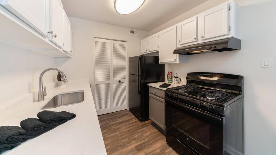 Townhouse for rent at 1000 Geneva Rd, Saint Charles, IL 60174