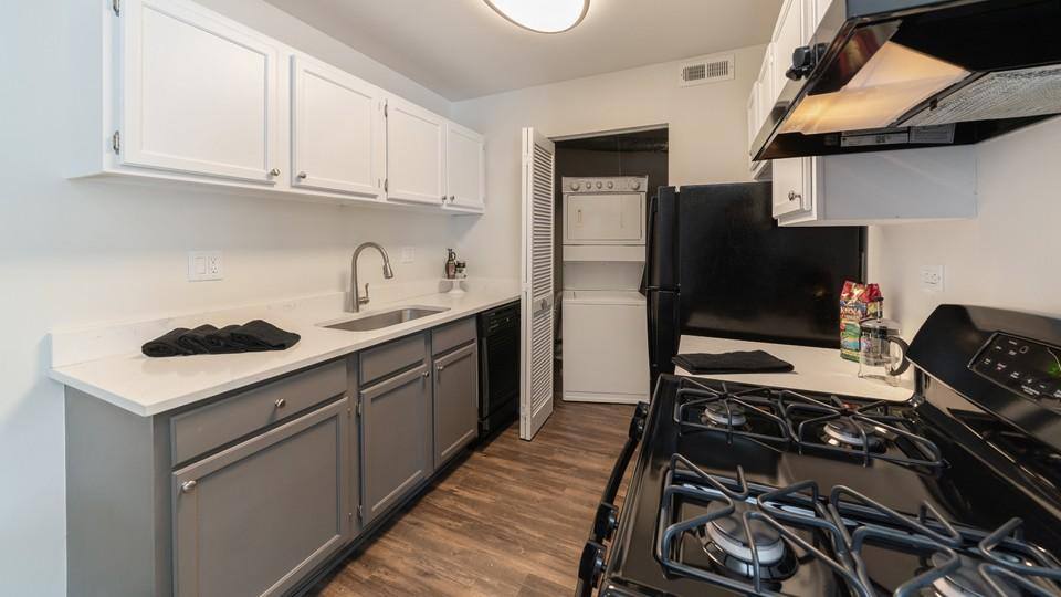 Townhouse for rent at 1000 Geneva Rd, Saint Charles, IL 60174