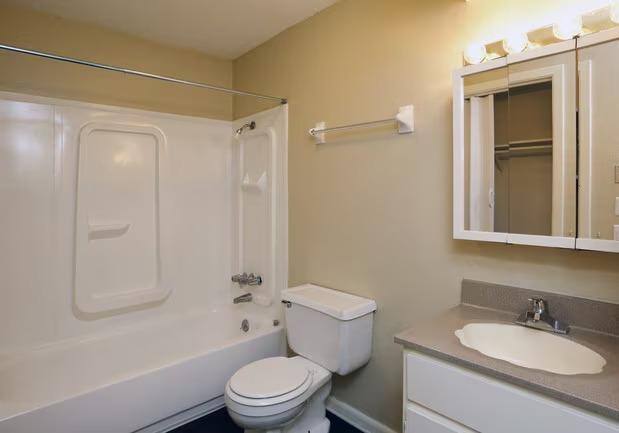 Apartment for rent at 2436 Beach Blvd, Biloxi, MS 39531