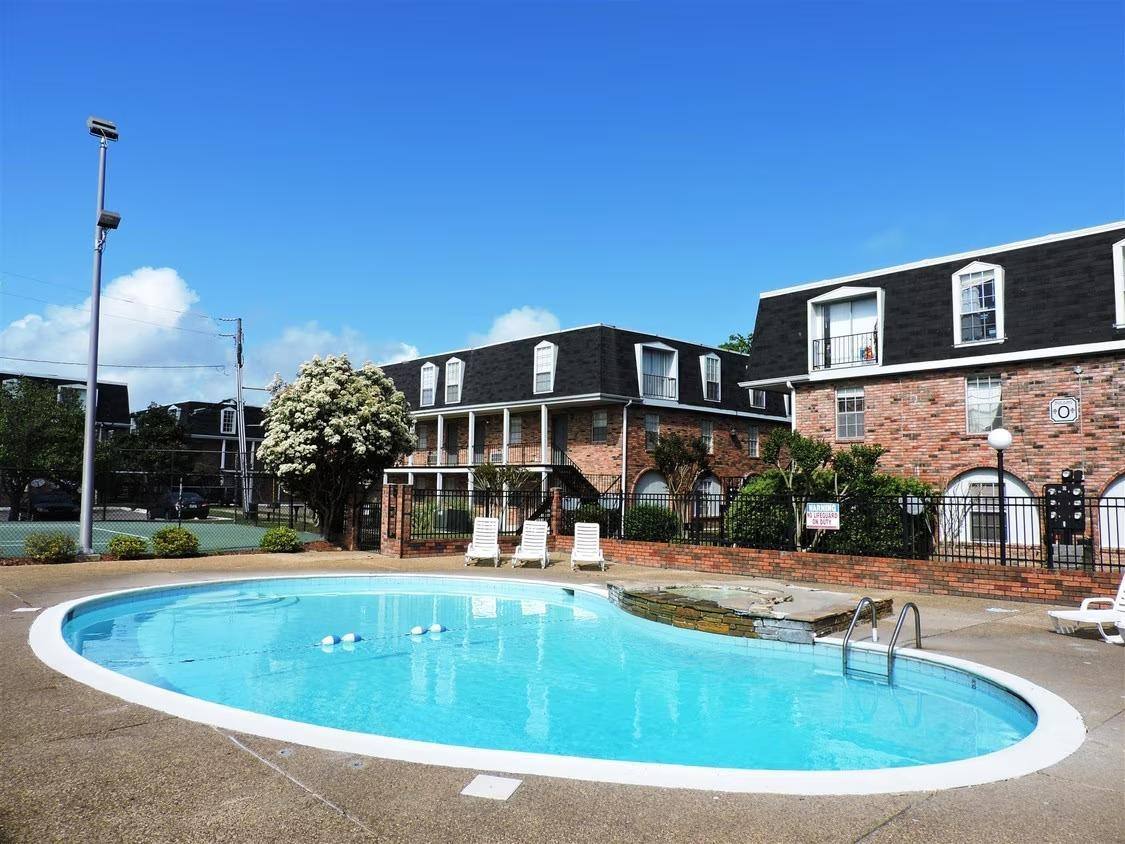Apartment for rent at 2436 Beach Blvd, Biloxi, MS 39531