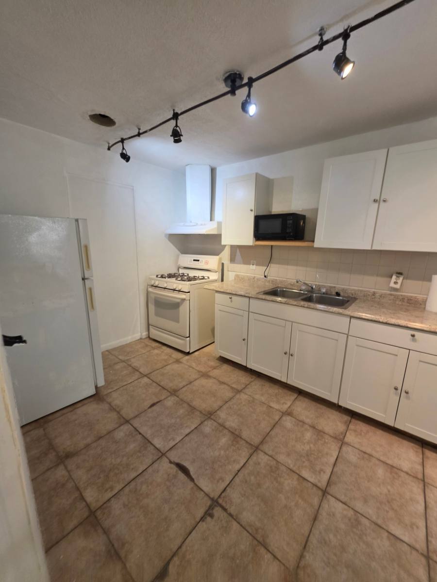 Apartment for rent at 7523 Brockbank Dr, Orlando, FL 32809