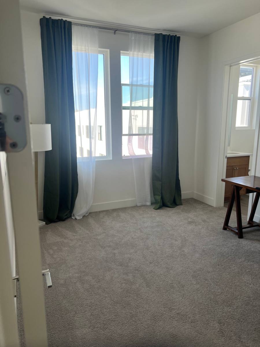 Townhouse for rent at 147 W Atlantic Ave, Alameda, CA 94501