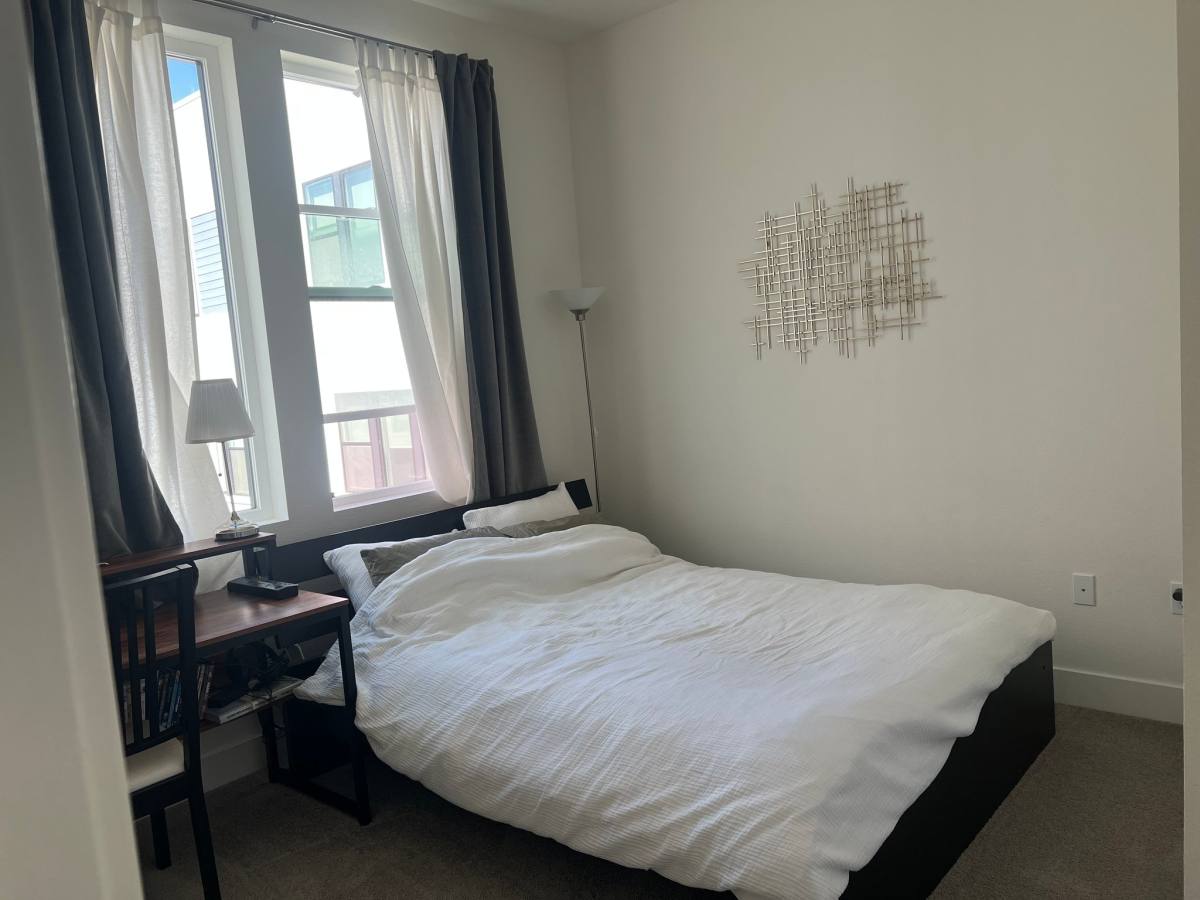 Townhouse for rent at 147 W Atlantic Ave, Alameda, CA 94501