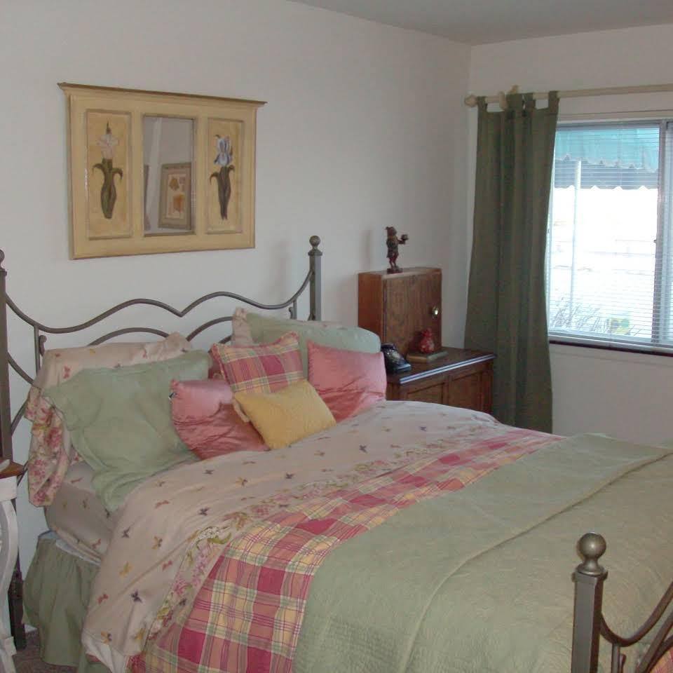 Apartment for rent at 1300 S Elmhurst Rd, Mount Prospect, IL 60056