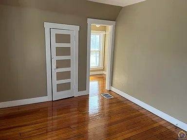 House for rent at 1222 SW 5th St, Topeka, KS 66606