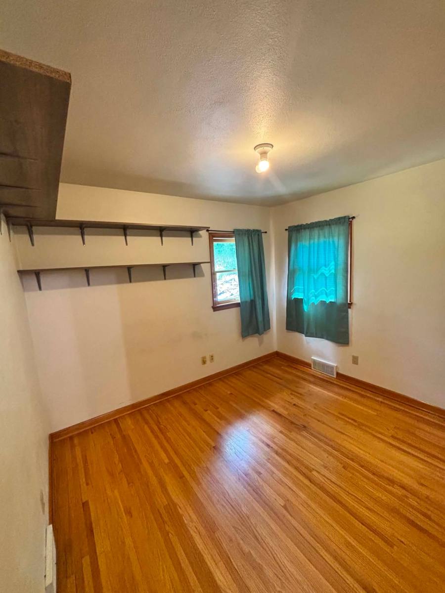 House for rent at 917 2nd Place NE, Jamestown, ND 58401