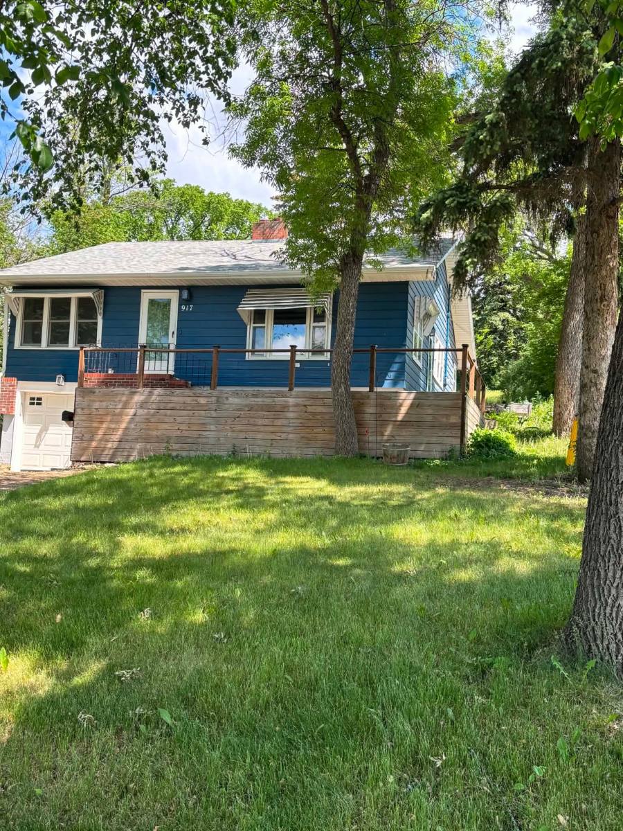 House for rent at 917 2nd Place NE, Jamestown, ND 58401