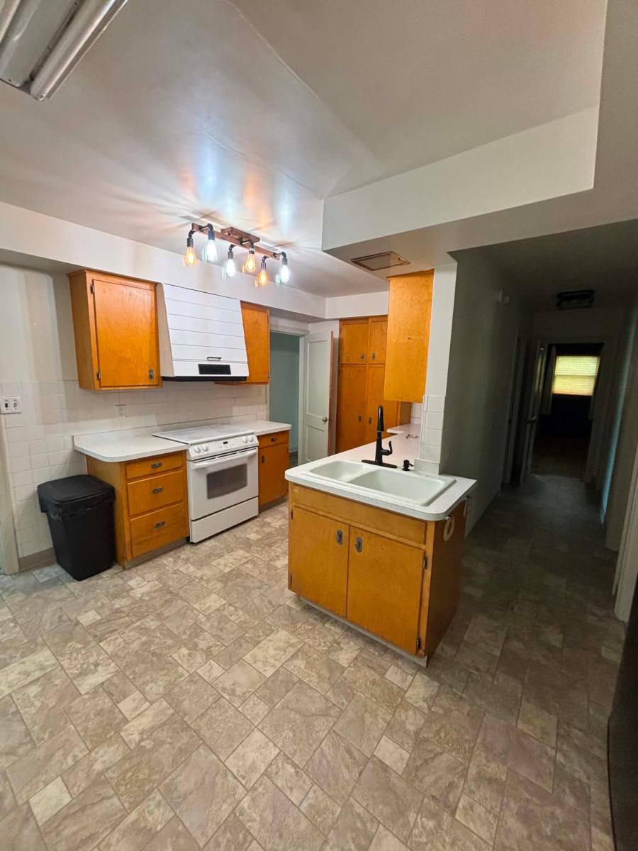 House for rent at 917 2nd Place NE, Jamestown, ND 58401
