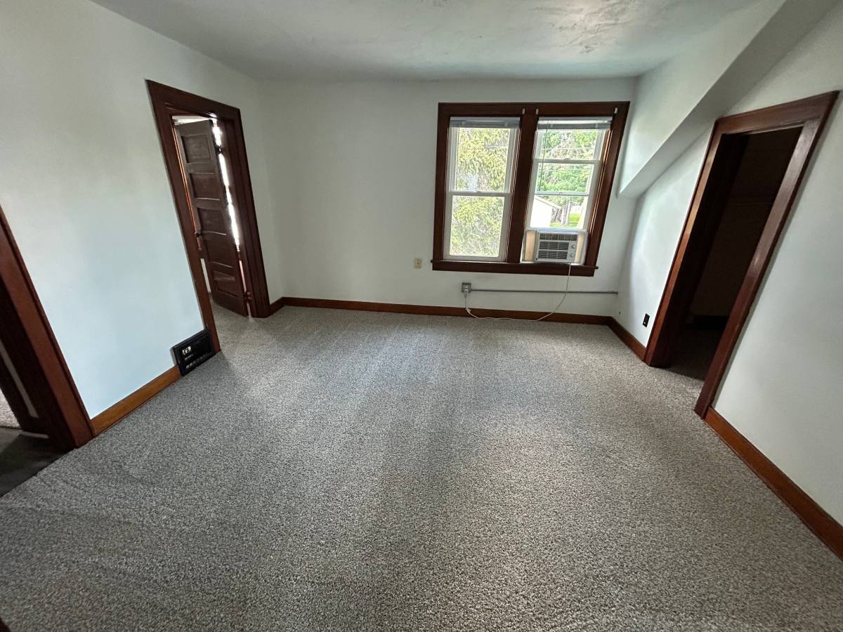 Apartment for rent at 18 1 2 11th St, Clintonville, WI 54929
