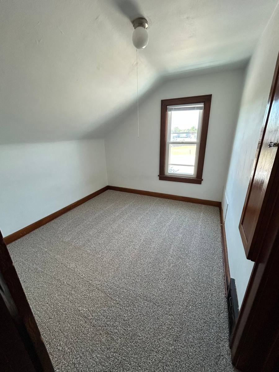 Apartment for rent at 18 1 2 11th St, Clintonville, WI 54929