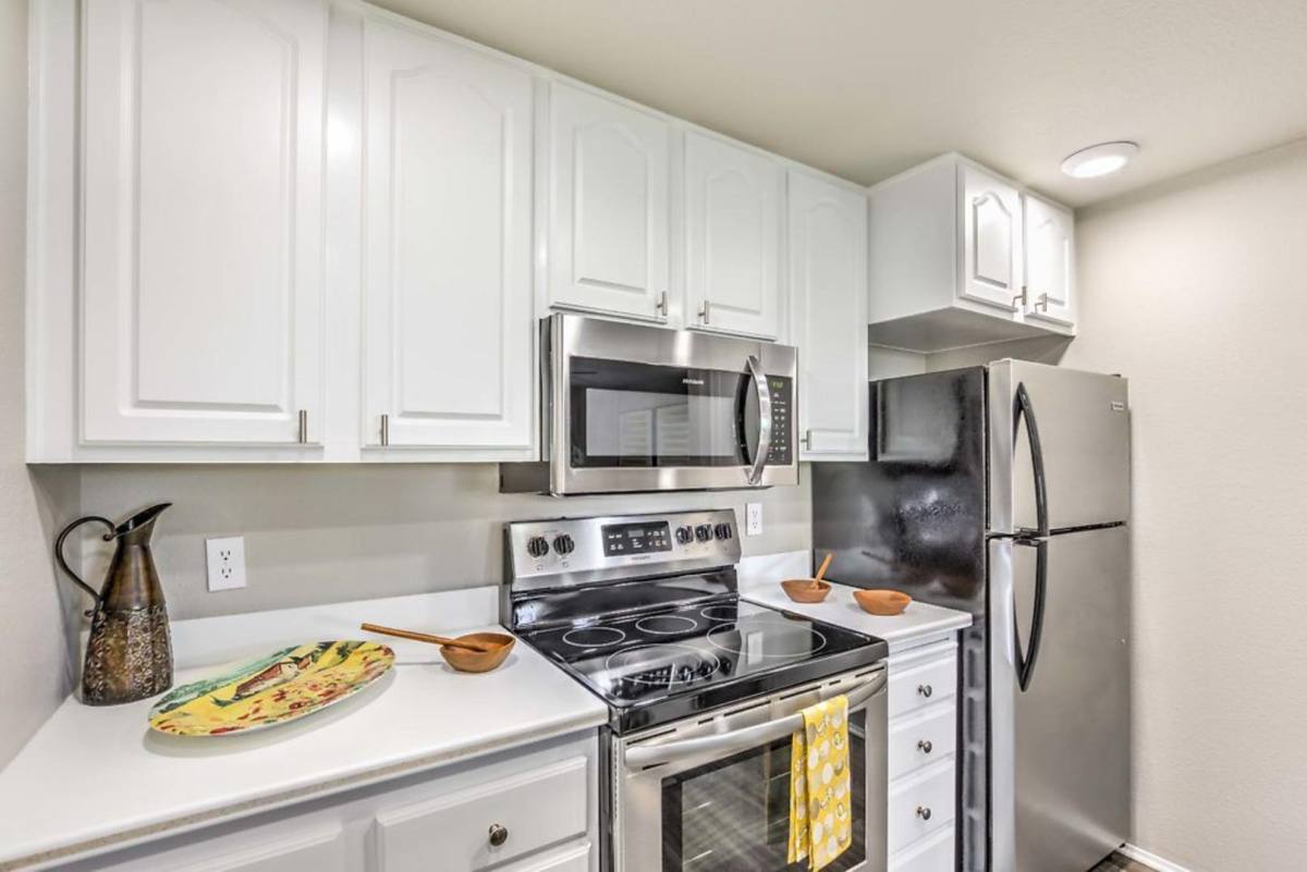 Apartment for rent at The Overlook, 15909 Avenida Venusto, San Diego, CA 92128
