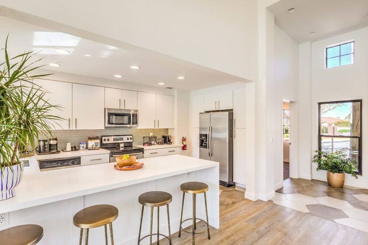 Apartment for rent at The Overlook, 15909 Avenida Venusto, San Diego, CA 92128