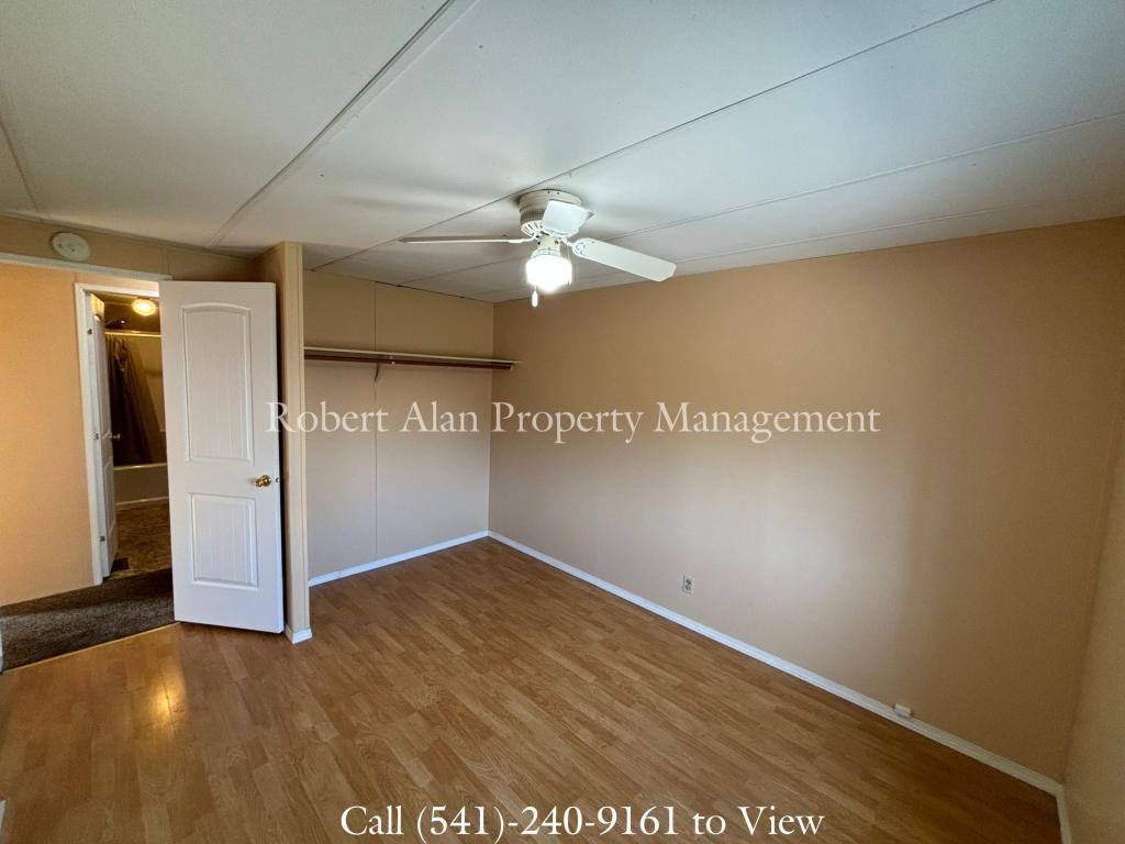 House for rent at 447 SW 5th St, Pendleton, OR 97801