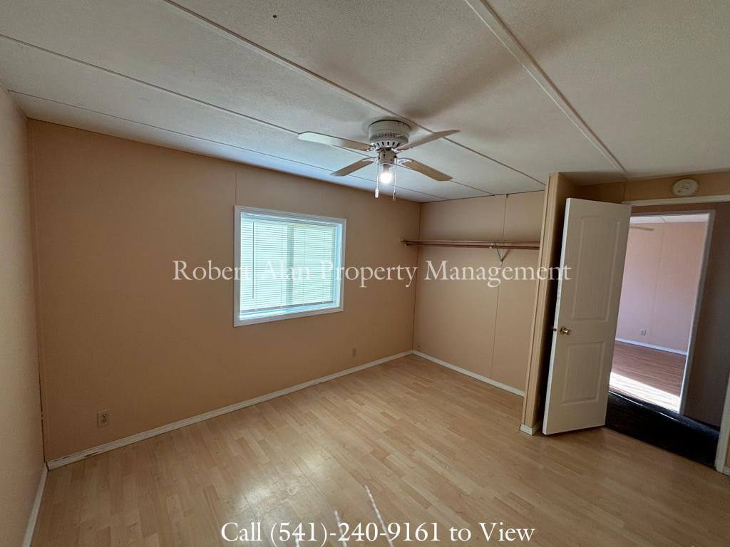 House for rent at 447 SW 5th St, Pendleton, OR 97801