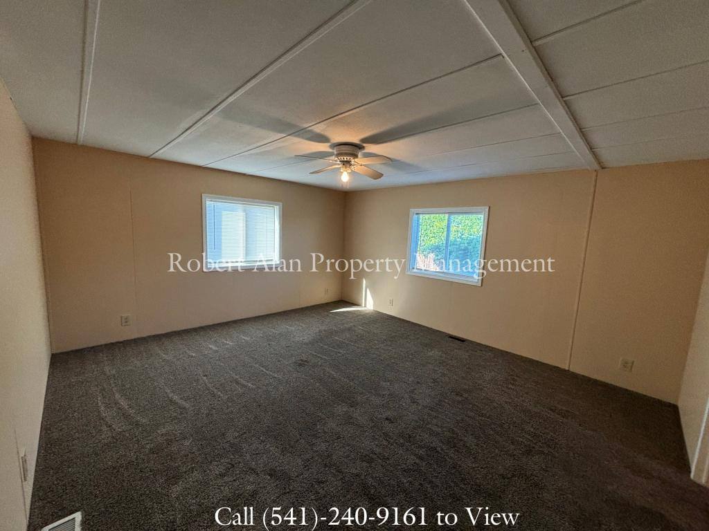 House for rent at 447 SW 5th St, Pendleton, OR 97801