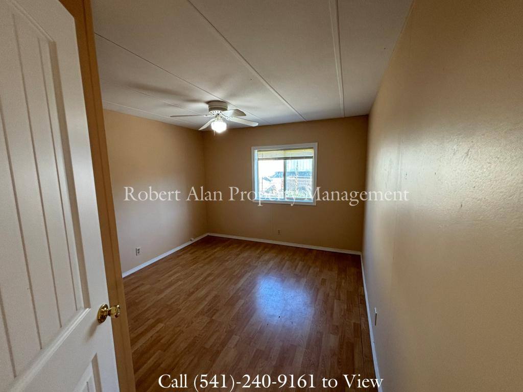 House for rent at 447 SW 5th St, Pendleton, OR 97801