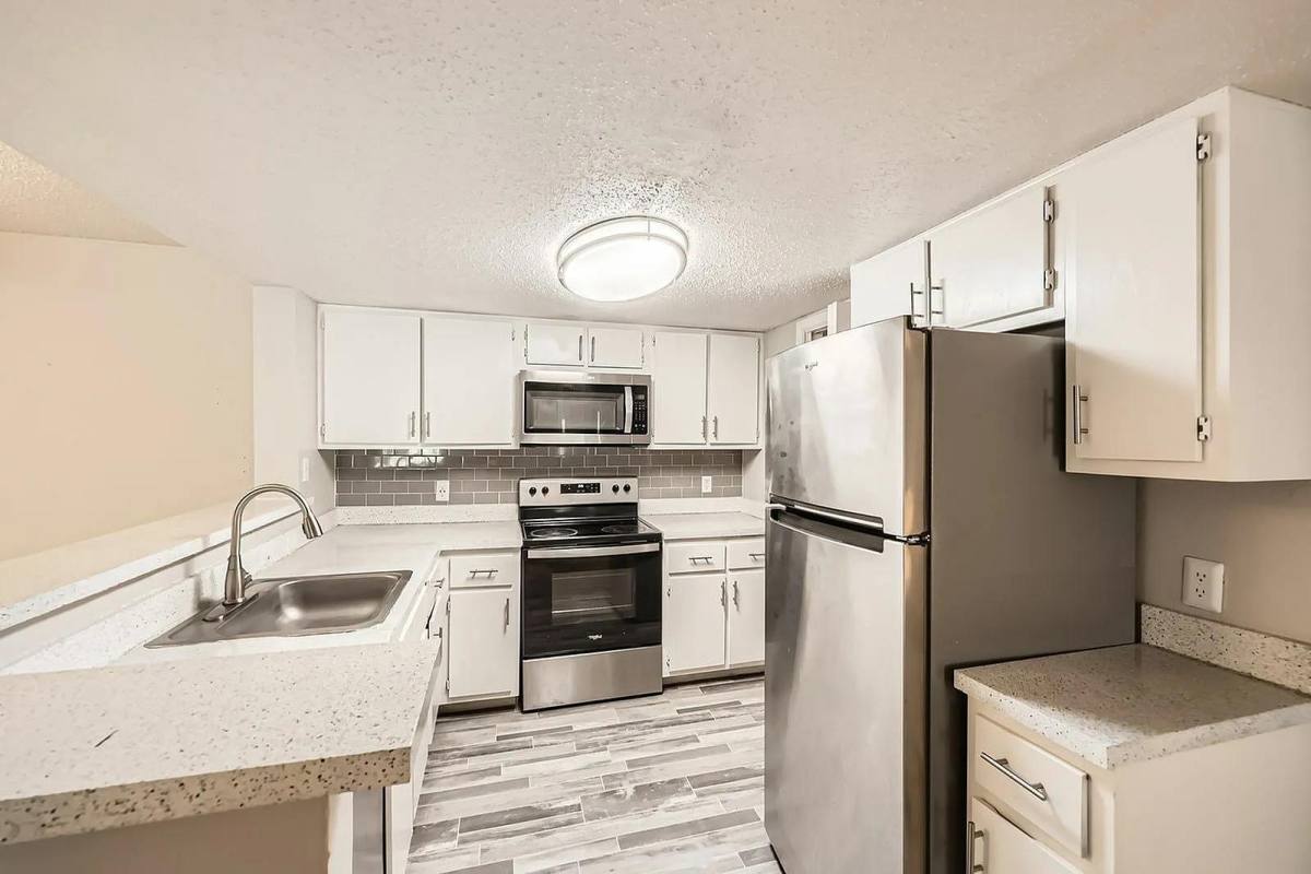 Apartment for rent at Heather Ridge, 2706 Heather Hill Court, Arlington, TX 76006