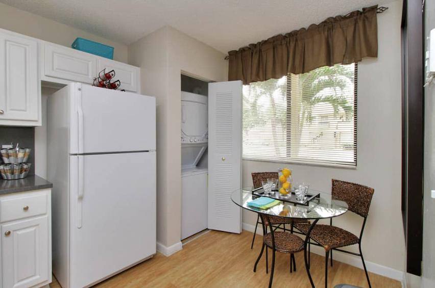 Apartment for rent at 6701 W Oakland Park Blvd, Fort Lauderdale, FL 33313