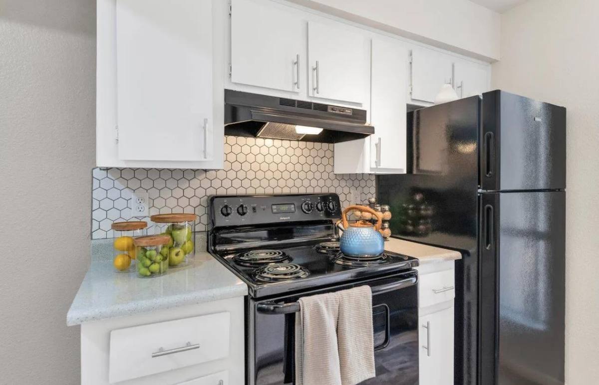 Apartment for rent at Glen Brae, 4949 W Northern Ave, Glendale, AZ 85301