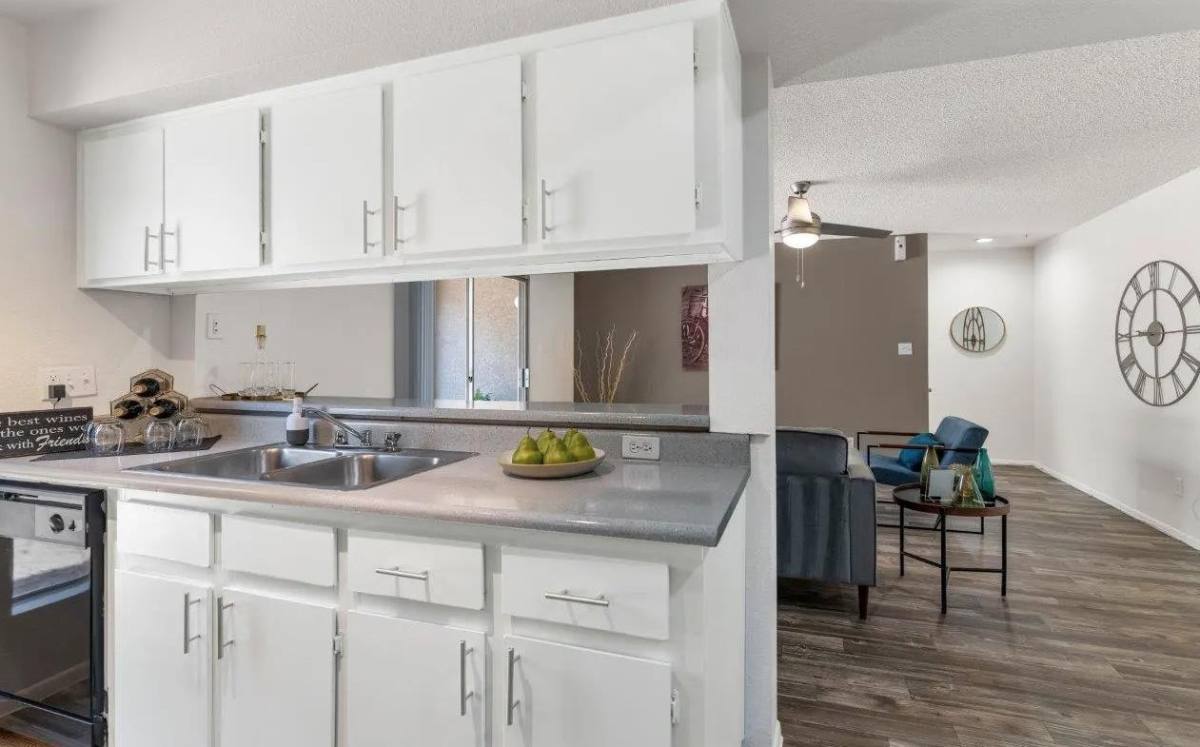 Apartment for rent at Glen Brae, 4949 W Northern Ave, Glendale, AZ 85301