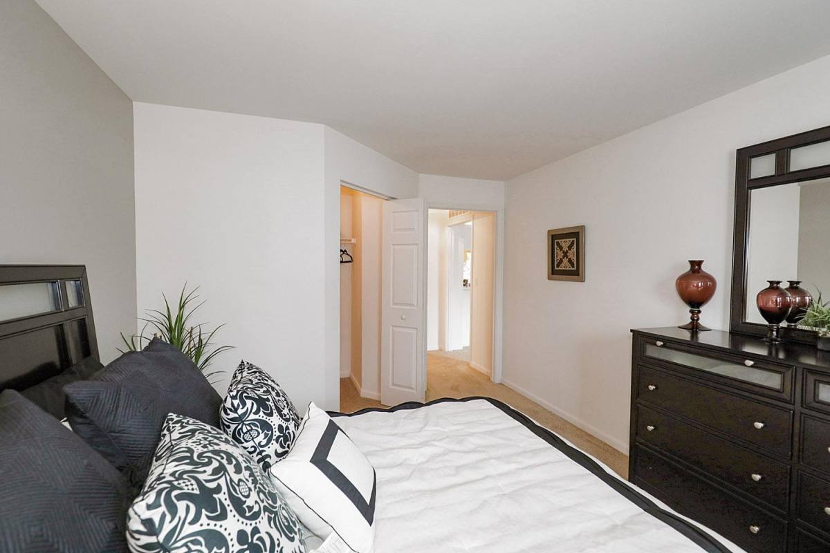 Apartment for rent at 2504 Bordeaux Lane, Naperville, IL 60540