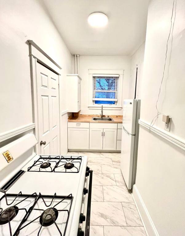 Apartment for rent at 237 High St #5, Portland, ME 04101