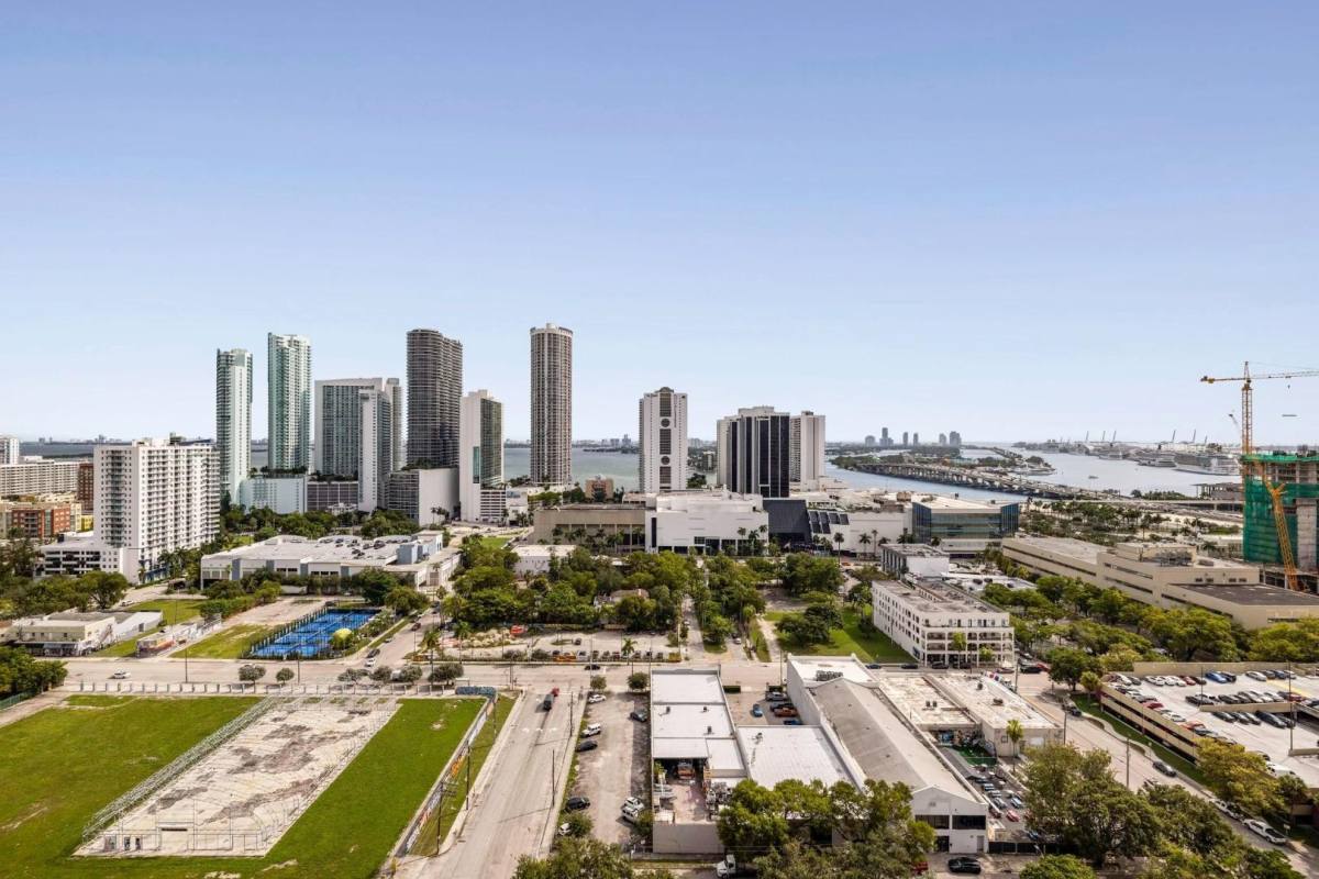 Apartment for rent at Canvas, 1642 NE 1st Ave, Miami, FL 33132