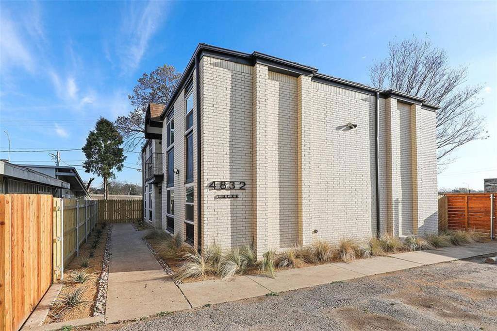 Apartment for rent at 4832 Locke Ave, Fort Worth, TX 76107