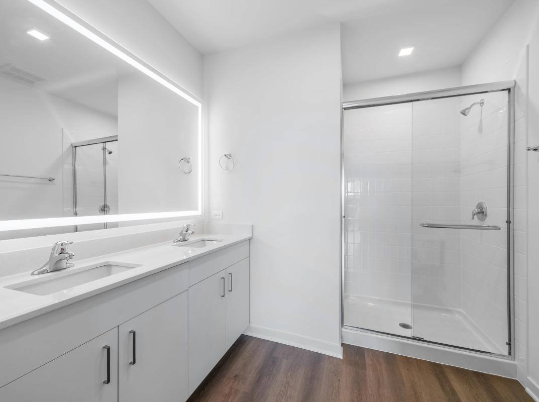 Apartment for rent at 122 E NW Highway, Mount Prospect, IL 60056