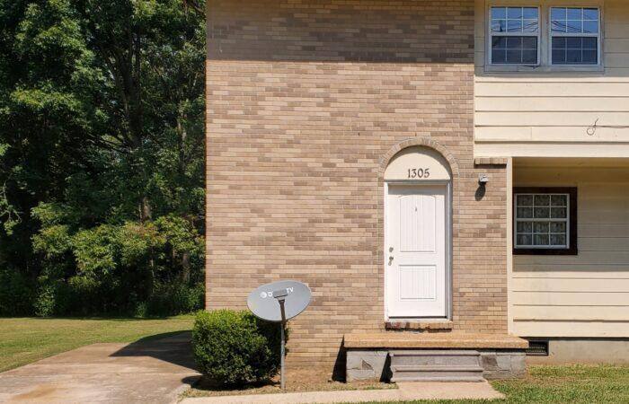 Townhouse for rent at 1305 Proper St, Corinth, MS 38834