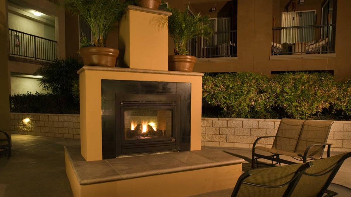 Apartment for rent at City Pointe, 130 E Chapman Ave, Fullerton, CA 92832