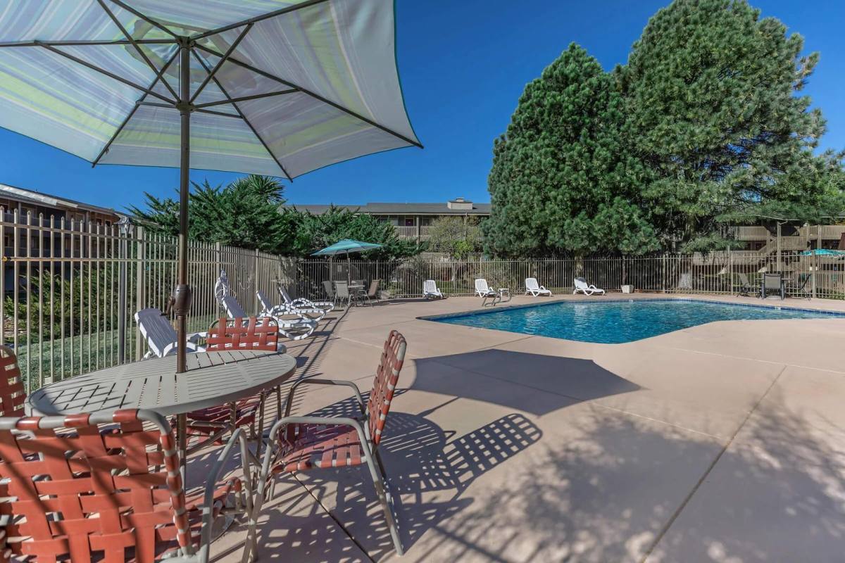 Apartment for rent at The Lakes, 4800 San Mateo Lane NE, Albuquerque, NM 87109