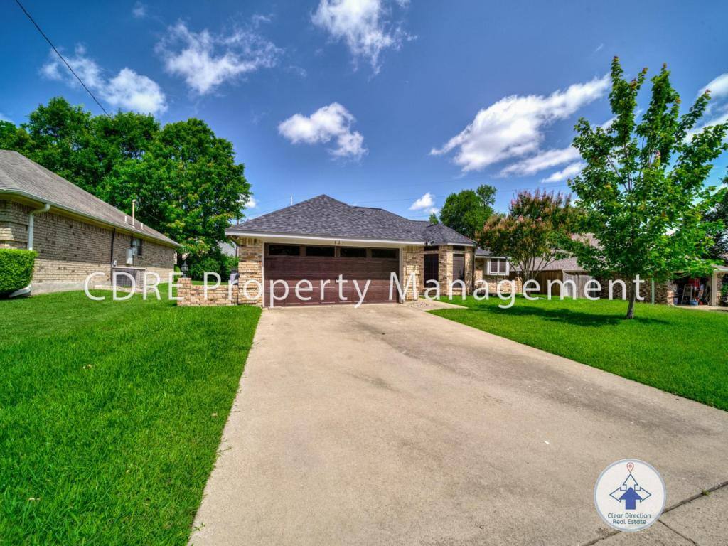 House for rent at 121 NE Brushy Mound Rd, Burleson, TX 76028
