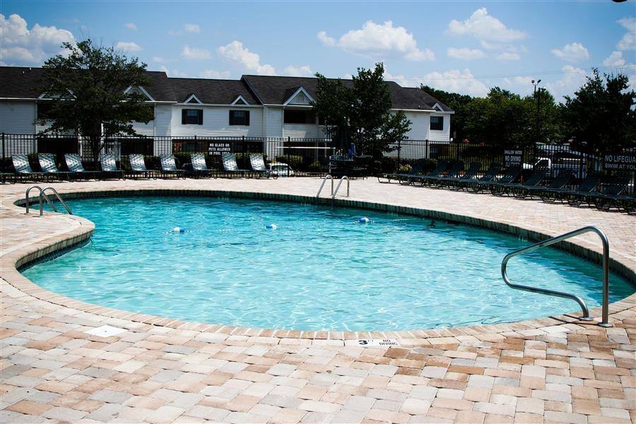 Apartment for rent at Stoneledge Plantation, 1421 Roper Mountain Rd, Greenville, SC 29615