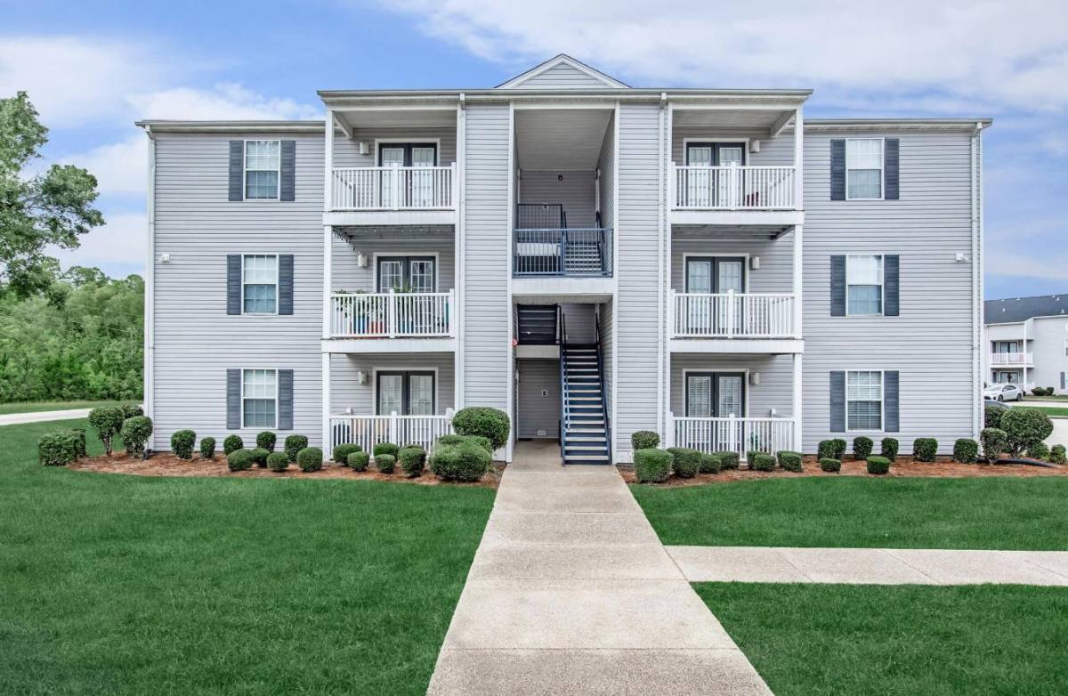 Apartment for rent at 11200 Three Rivers Rd, Gulfport, MS 39503