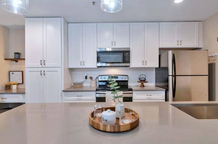 Apartment for rent at Tatum Place Luxury Apartment Homes, 16801 N 49th St, Scottsdale, AZ 85254