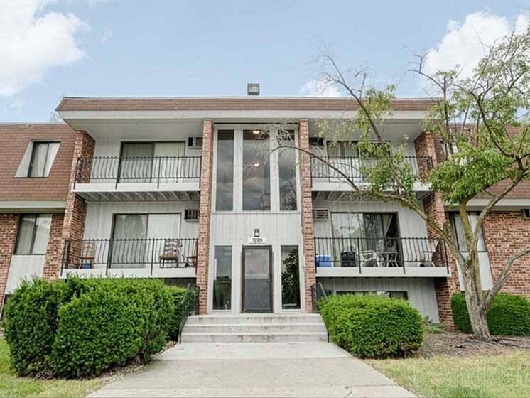 Apartment for rent at 1240 W 52nd Ave, Merrillville, IN 46410